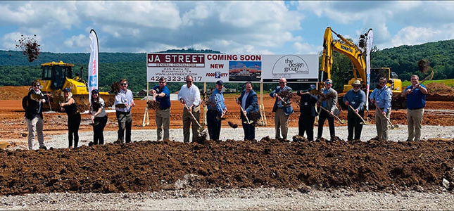 photo of groundbreaking for new Food City location
