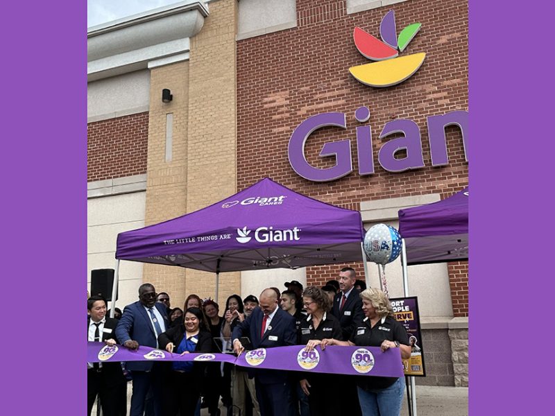 Giant Food Celebrates Remodeled Store Reopening In Oakton, VA