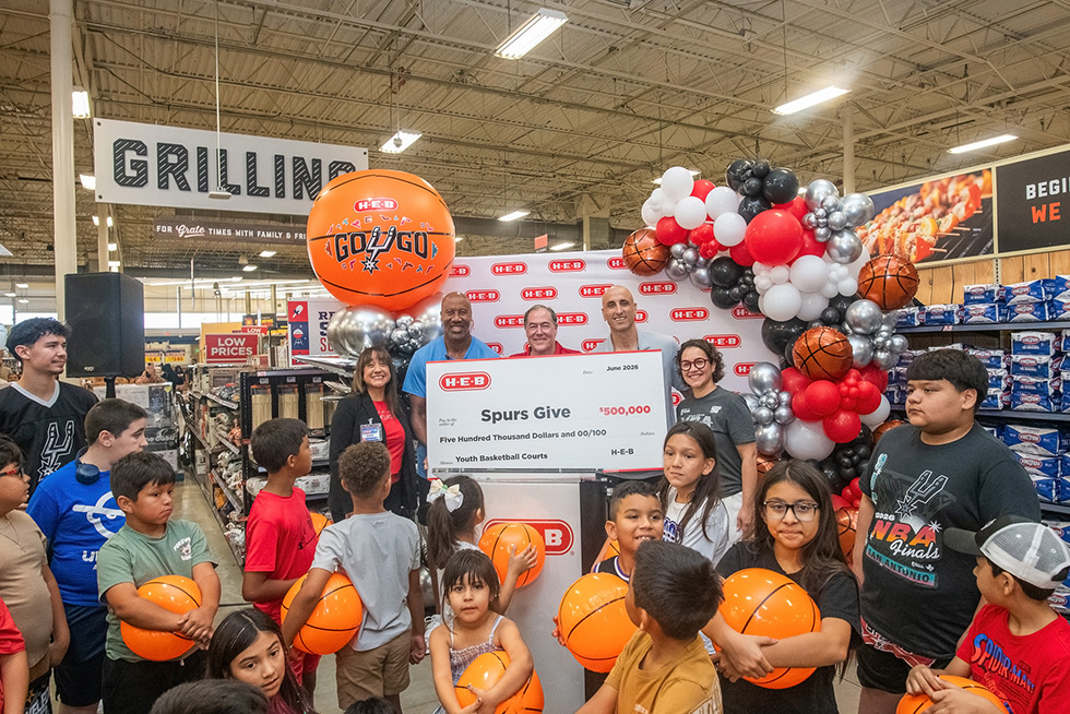 H-E-B Spurs Give