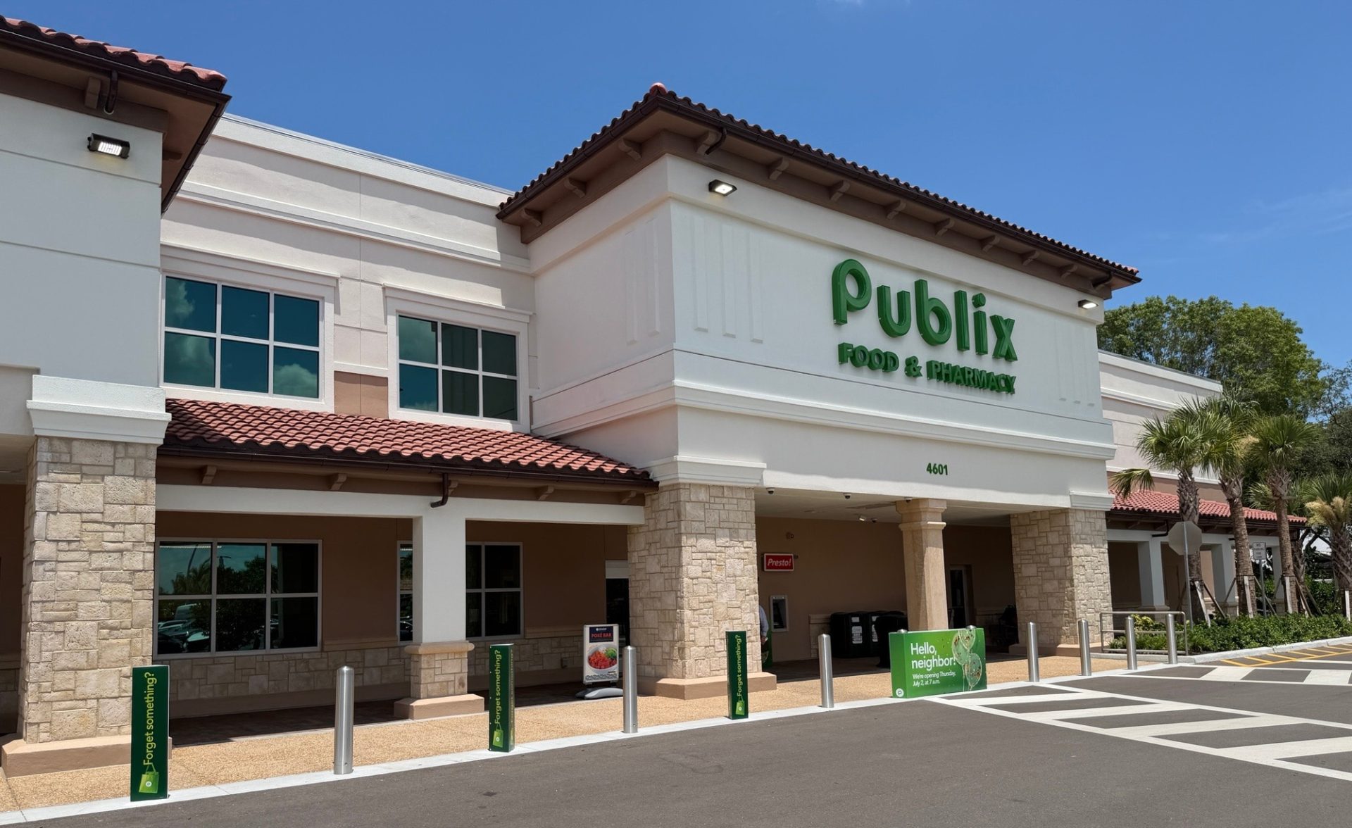 Publix Opens New Naples Store With Upstairs Seating, Ramen Bowls