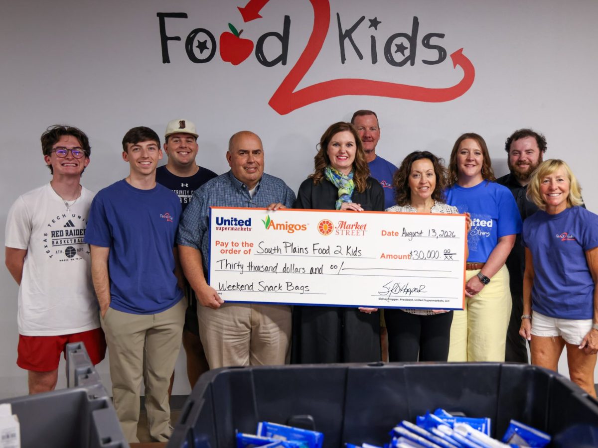 United Supermarkets Donates $30K To Food2Kids Snack Bag Program
