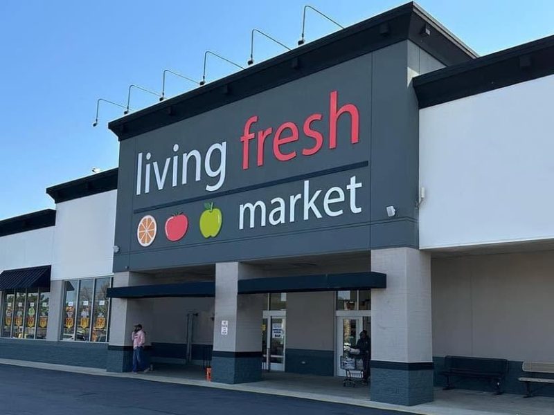 Living Fresh Market Returning To 6-Day Operations