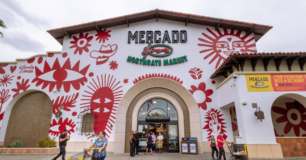 Mercado Gonzalez storefront