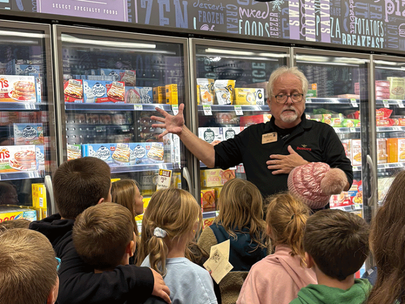 Busch’s Marks 28 Years Of School Tours With Mr. Pat