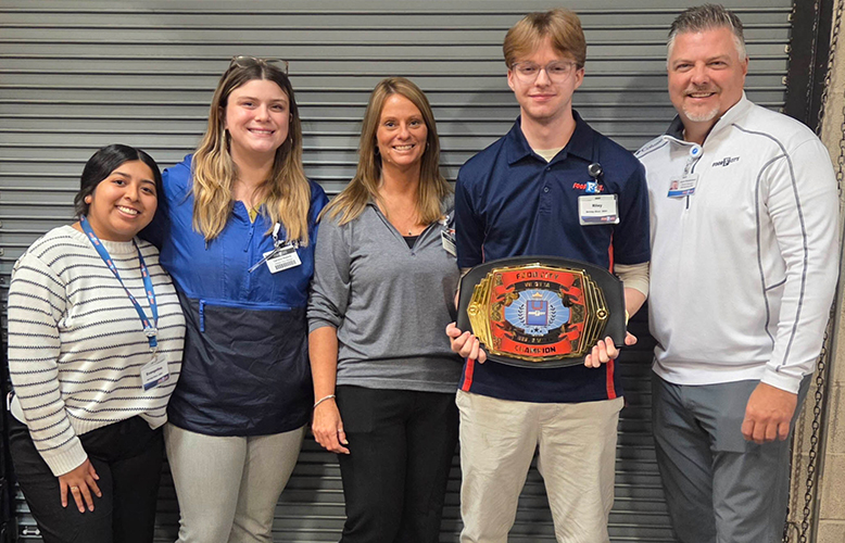 VA best bagger Food City team