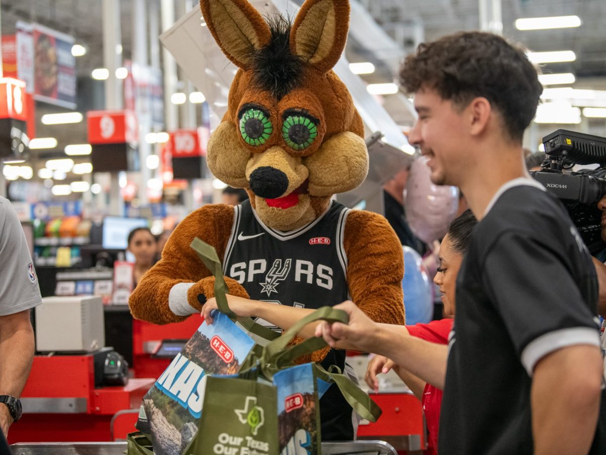 H-E-B, Spurs Tip Off Season With New Commercials, Exclusive Merch