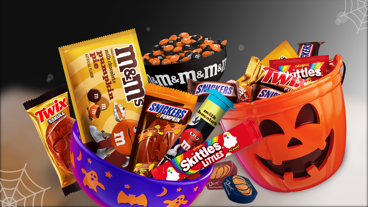 Mars 2026 Halloween lineup group shot